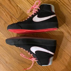 NIKE BLAZER MID '77 GS
